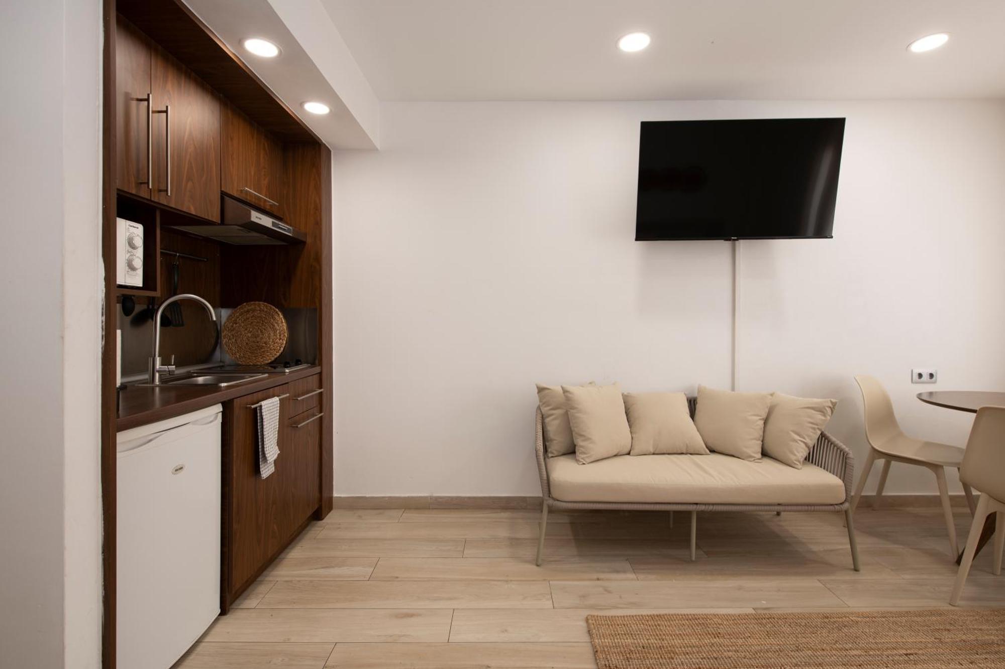 Centric Aparthotel